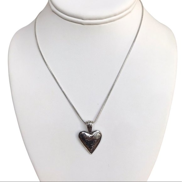 Lia Sophia Jewelry - Lia Sophia Silver Tone Heart Pendant Necklace
